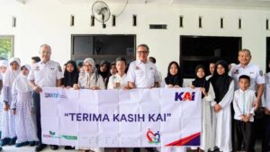 KAI-Daop-7-Madiun-Salurkan-TJSL-Bina-Lingkungan-untuk-Panti-Asuhan-Bananul-Amanah