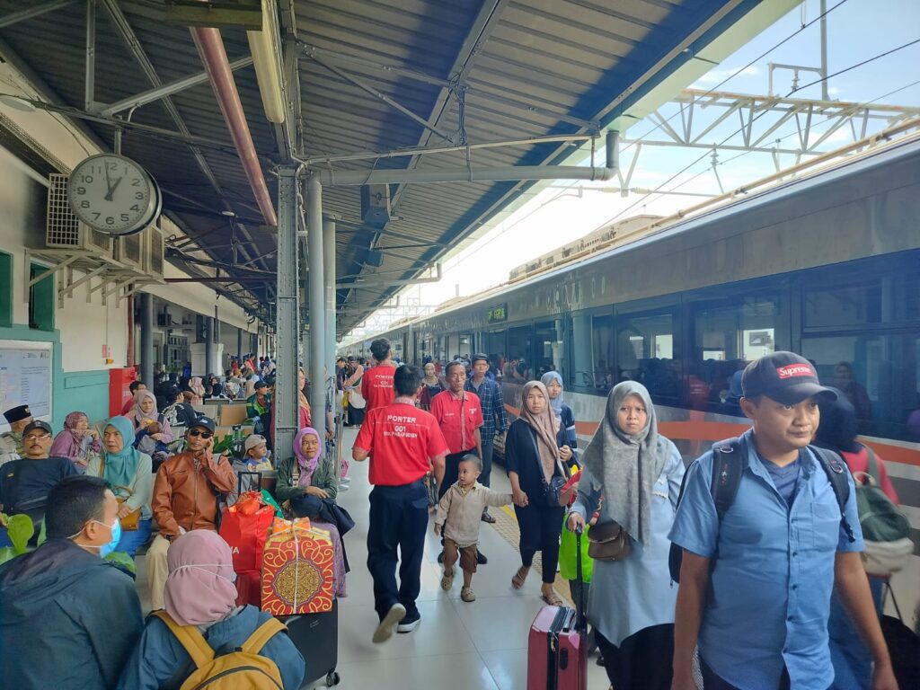 KAI-Lebih-dari-23-Juta-1-4