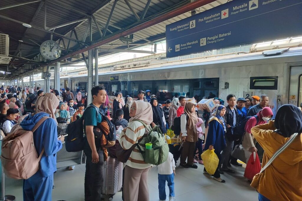 KAI-Penumpang-Jarak-Jauh-2