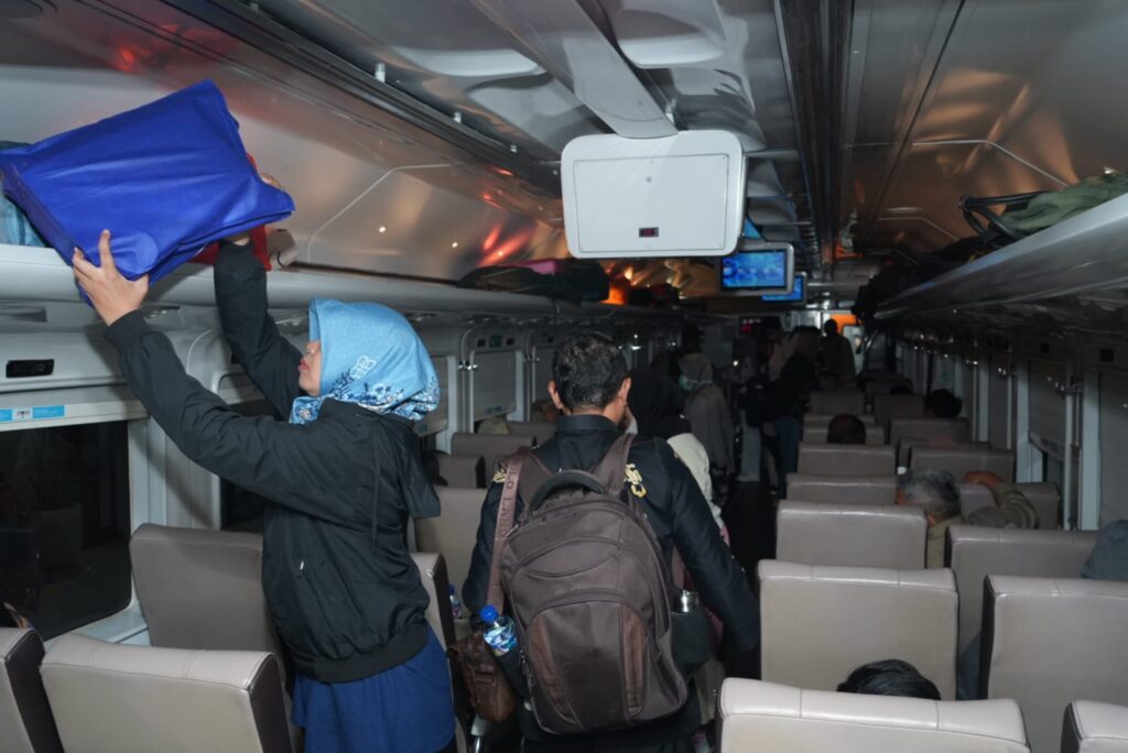 40.678-Tempat-Duduk-Tersedia-2-4