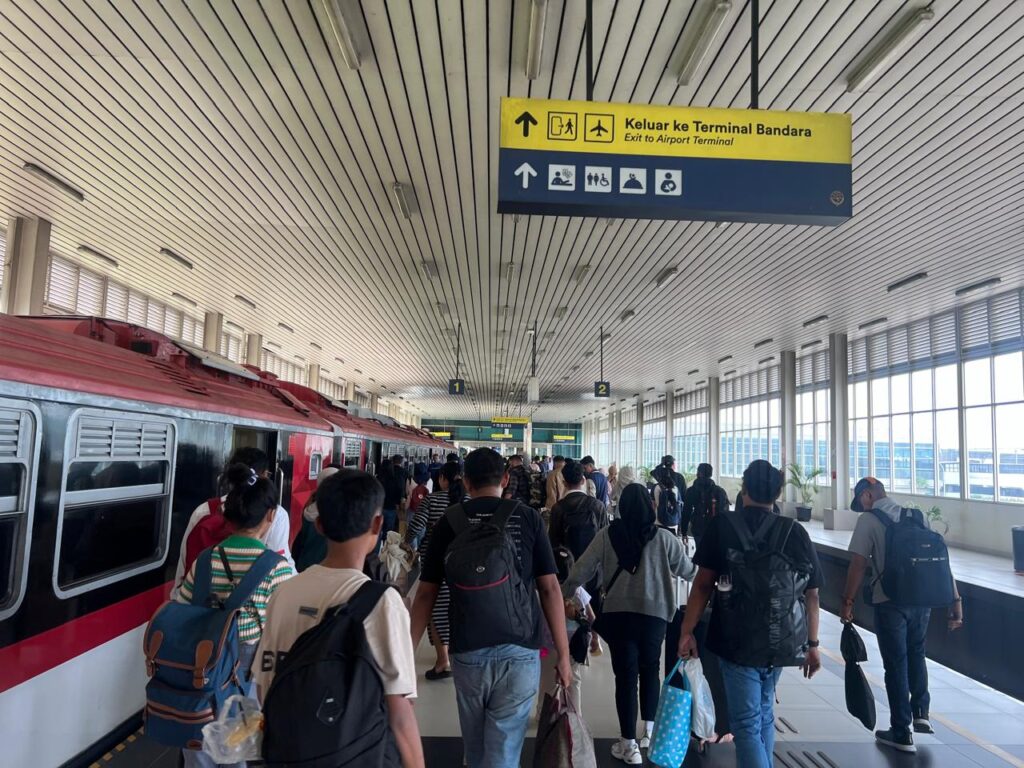 KAI-Group-Kereta-Bandara-1-9