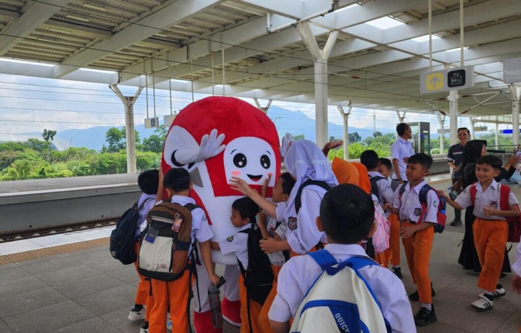 KAI-Peringati-Hari-Pendidikan-Nasional-1